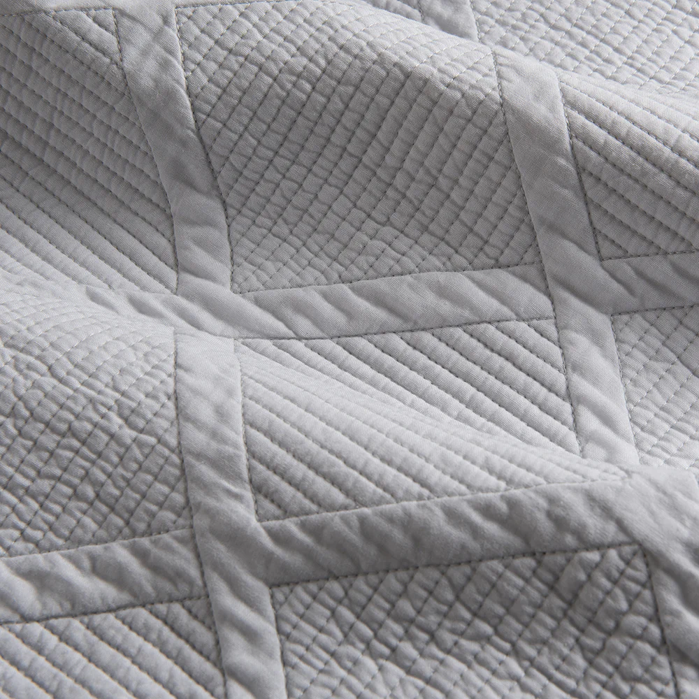 Cubrecama Quilt Rombos King Gris - Image 4